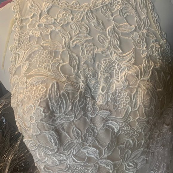 Martina Liana 611 Lace Halter Wedding Dress w/ Open Back! pen to offers! - Picture 12 of 12